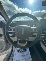 2019 Navigator Thumbnail 12