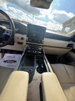 2019 Navigator Thumbnail 14