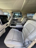 2019 Navigator Thumbnail 22