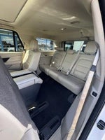 2019 Navigator Thumbnail 27