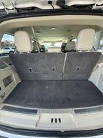 2019 Navigator Thumbnail 28