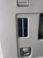 2019 Navigator Thumbnail 32