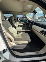 2019 Navigator Thumbnail 37