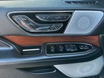 2020 Navigator Thumbnail 11