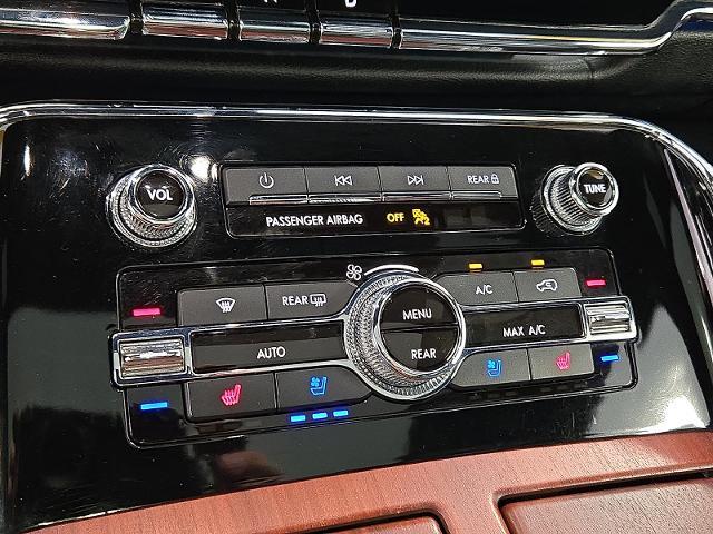 2021 Lincoln Navigator - $47,999