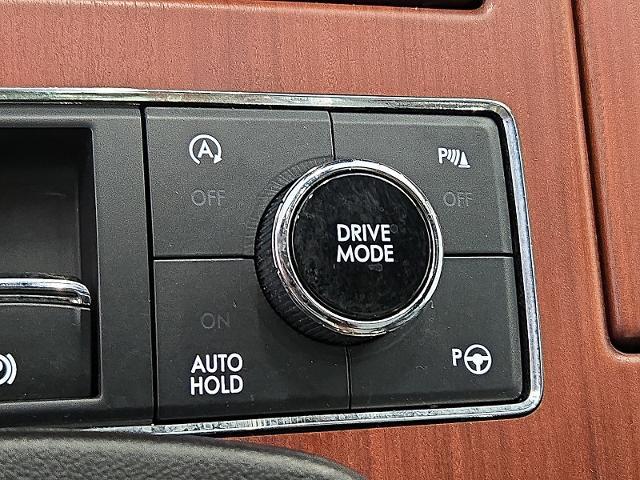 2021 Lincoln Navigator - $47,999