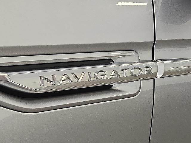 2021 Lincoln Navigator - $47,999