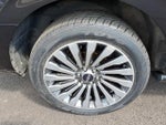 2019 Navigator Thumbnail 7