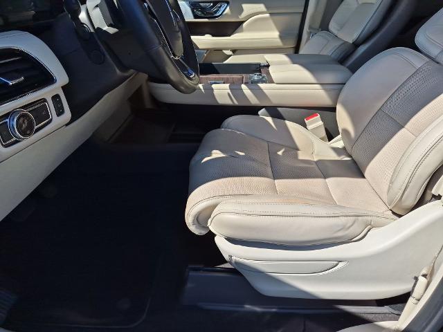 2019 Lincoln Navigator - $25,851