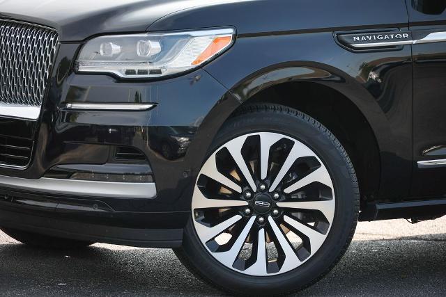 2022 Lincoln Navigator - $57,403