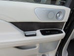 2021 Navigator Thumbnail 18