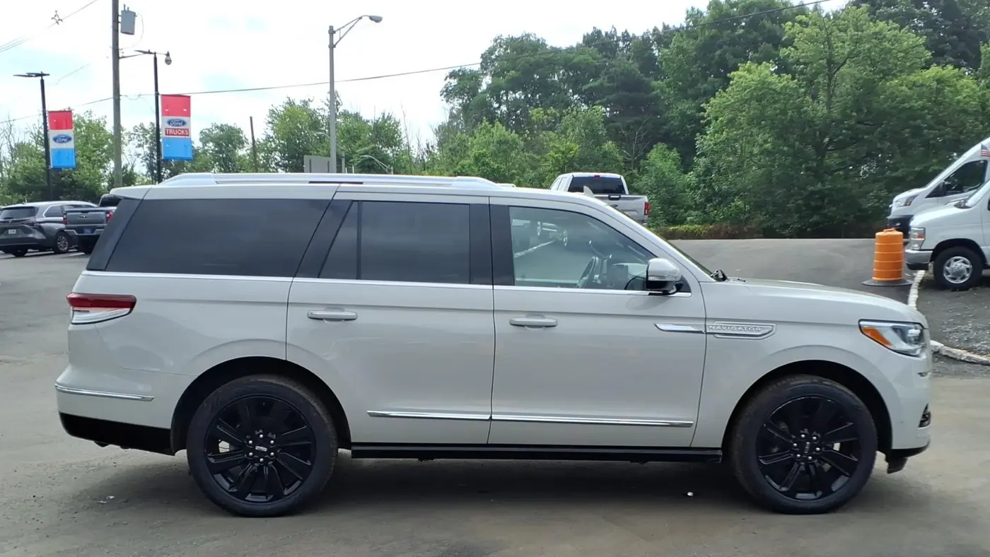 2022 Lincoln Navigator Reserve