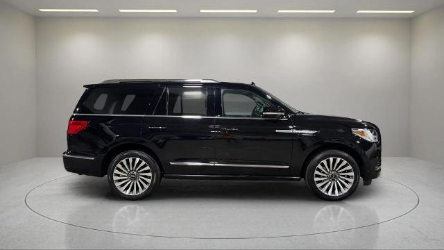 2021 Lincoln Navigator Reserve — photo 1 of 24