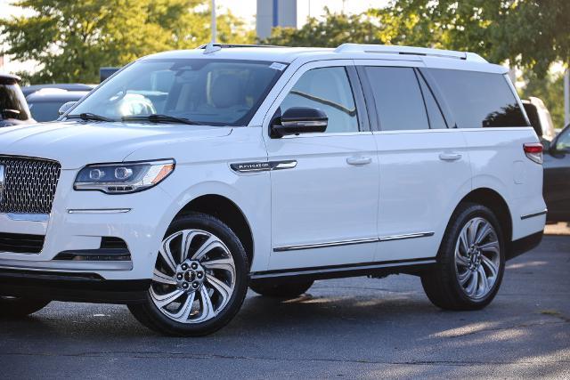 2022 Lincoln Navigator - $43,103