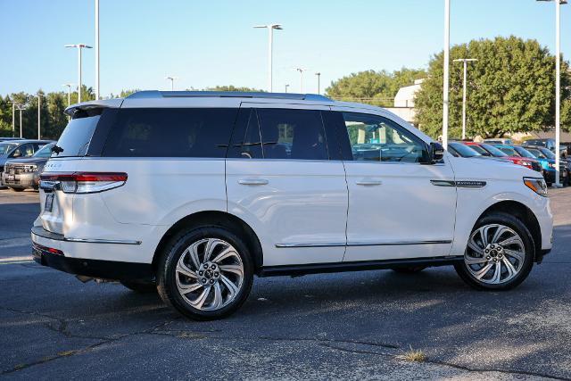 2022 Lincoln Navigator - $43,103