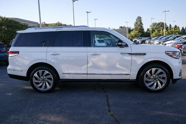 2022 Lincoln Navigator - $43,103