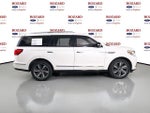 2019 Navigator Thumbnail 9