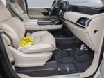 2020 Navigator Thumbnail 20