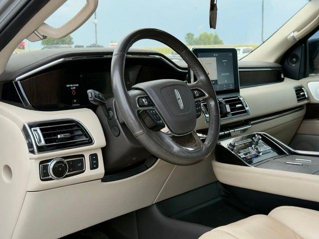 2020 Lincoln Navigator - $25,923