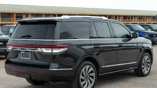 2023 Lincoln Navigator Standard