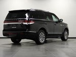 2023 Navigator Thumbnail 3