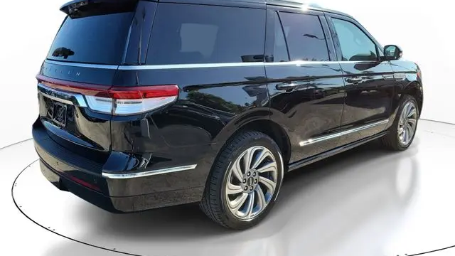 2022 Lincoln Navigator Standard