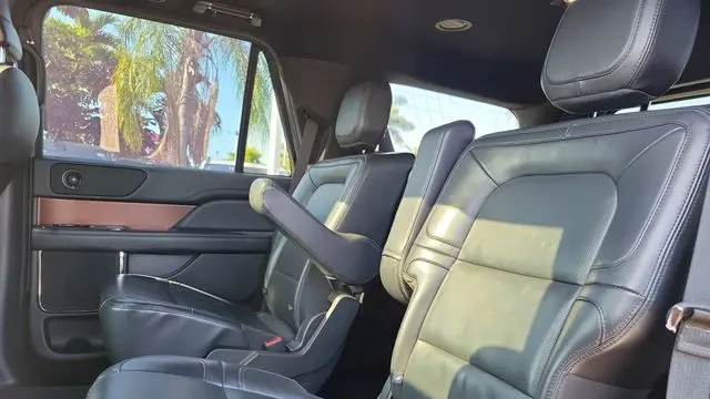2022 Lincoln Navigator Standard