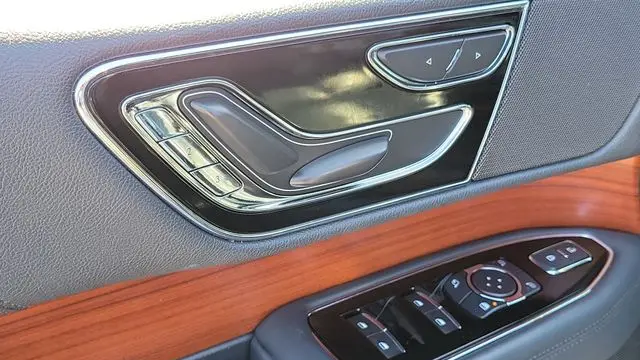 2022 Lincoln Navigator Standard