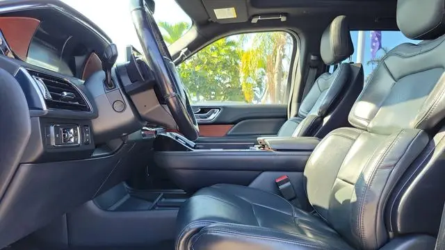 2022 Lincoln Navigator Standard
