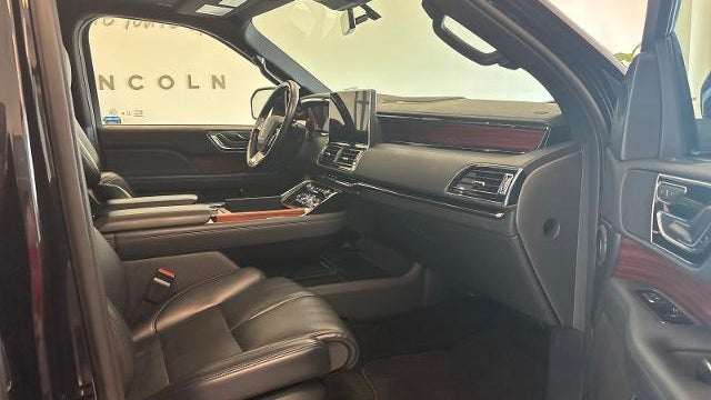 2024 Lincoln Navigator Premiere