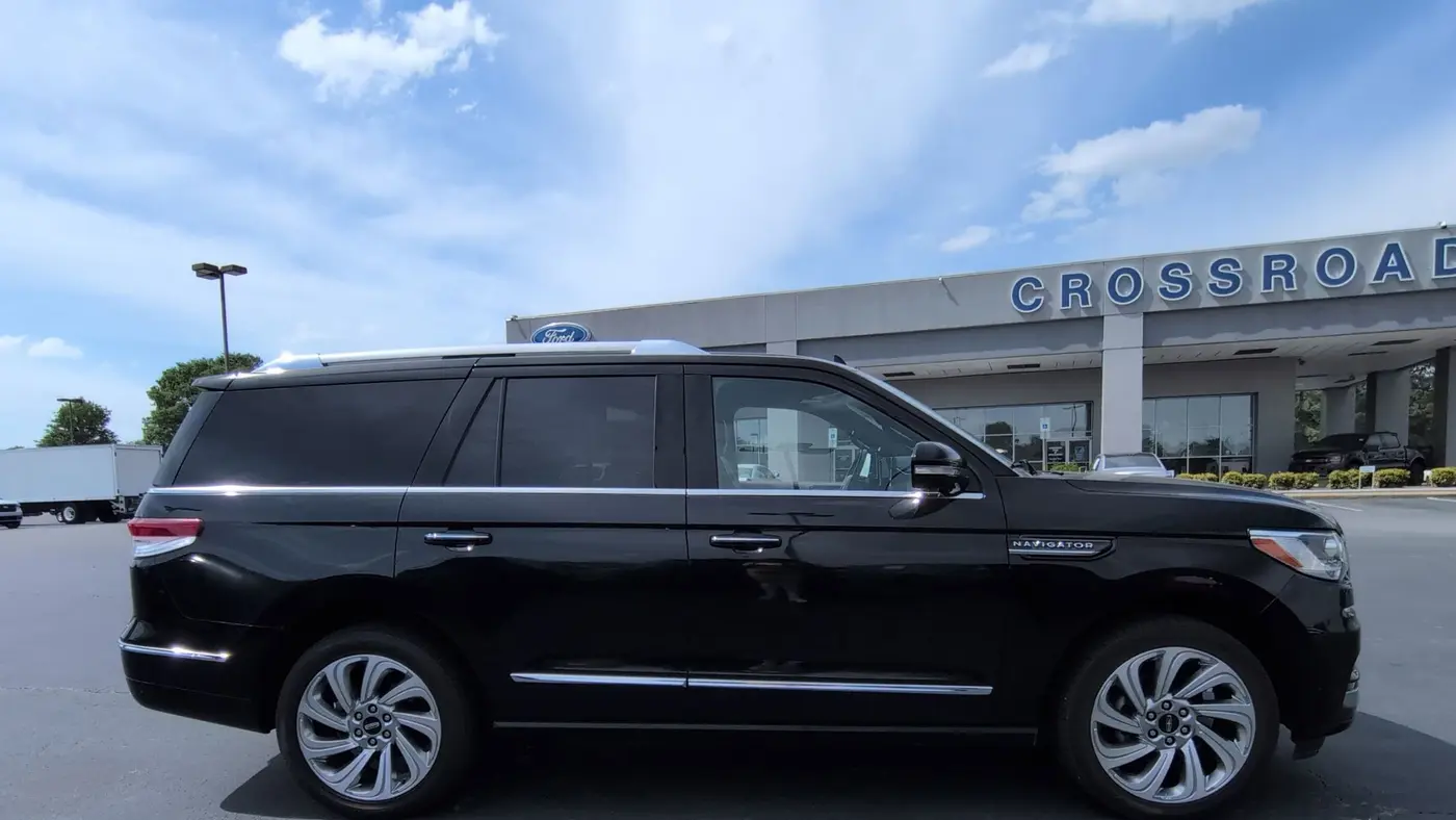 2024 Lincoln Navigator Premiere