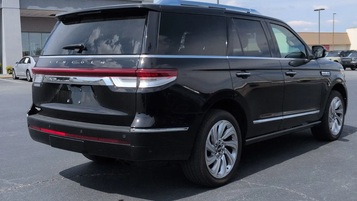 2024 Lincoln Navigator Premiere