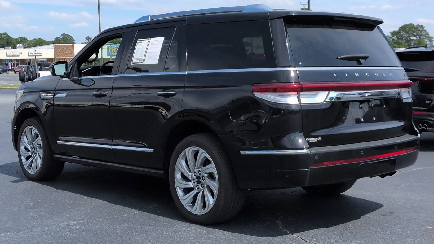 2024 Lincoln Navigator Premiere