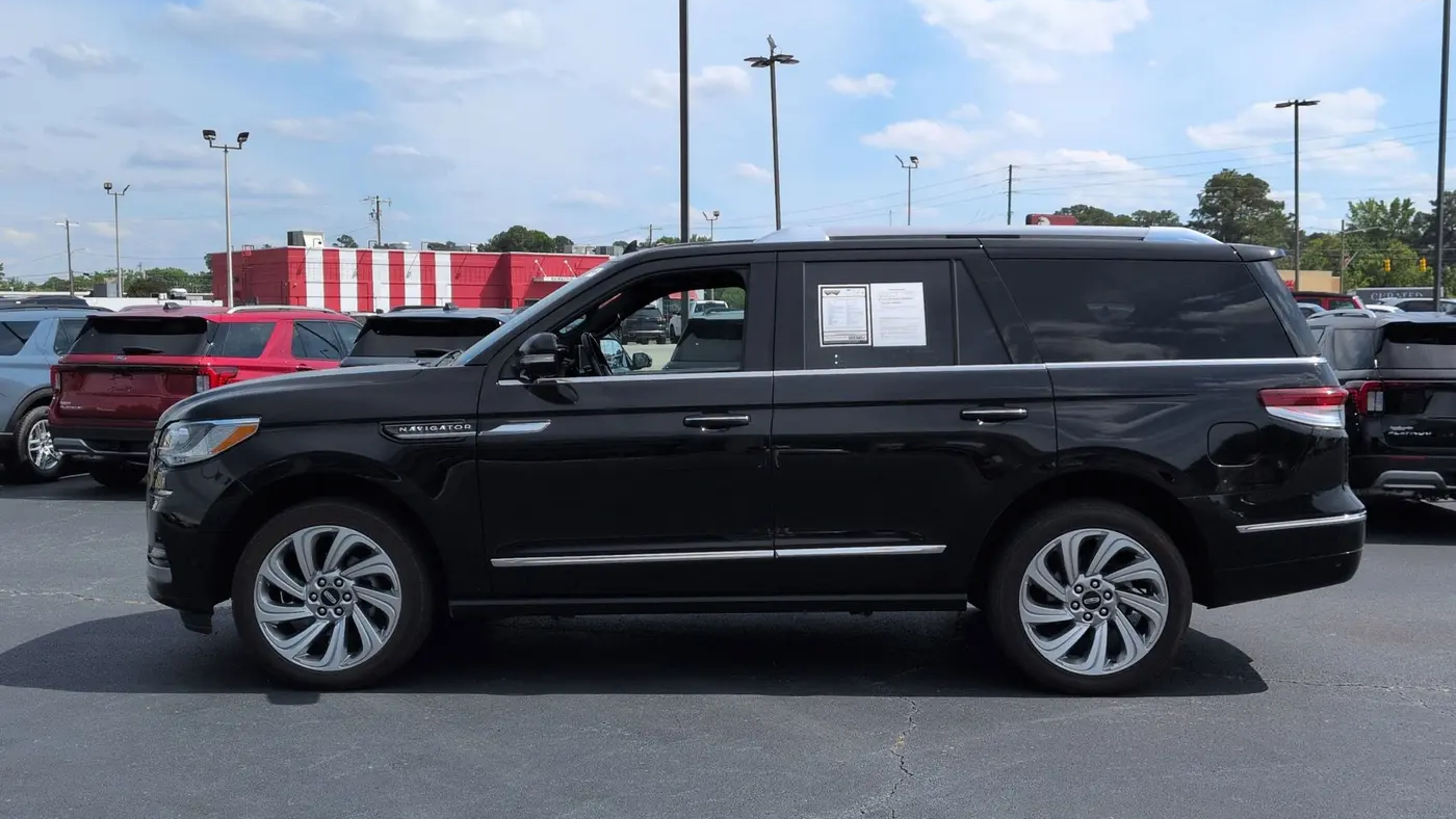 2024 Lincoln Navigator Premiere