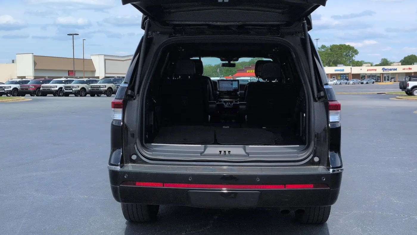 2024 Lincoln Navigator Premiere