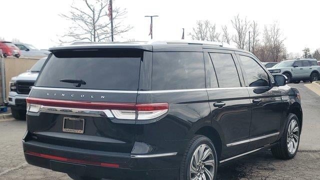 2023 Lincoln Navigator Standard