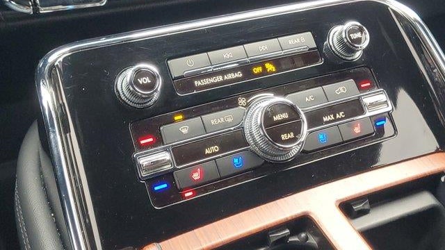 2023 Lincoln Navigator Standard