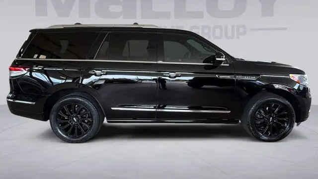 2024 Lincoln Navigator Premiere
