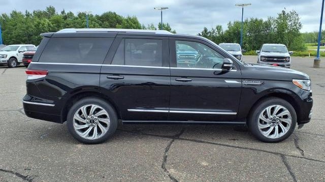 2024 Lincoln Navigator Premiere