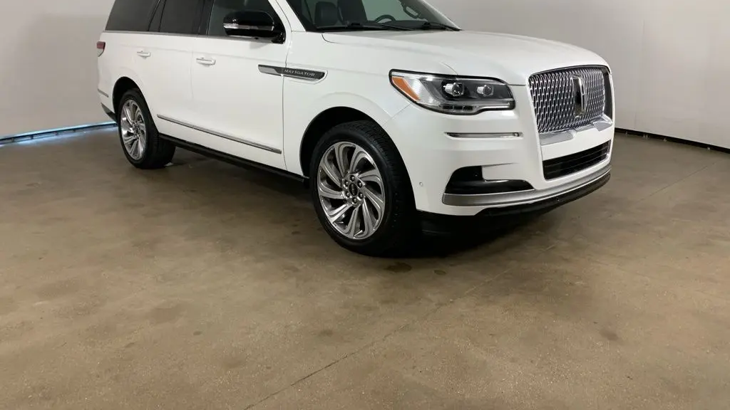 2024 Lincoln Navigator Premiere
