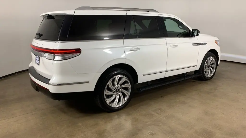 2024 Lincoln Navigator Premiere