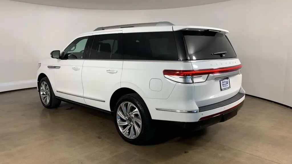 2024 Lincoln Navigator Premiere