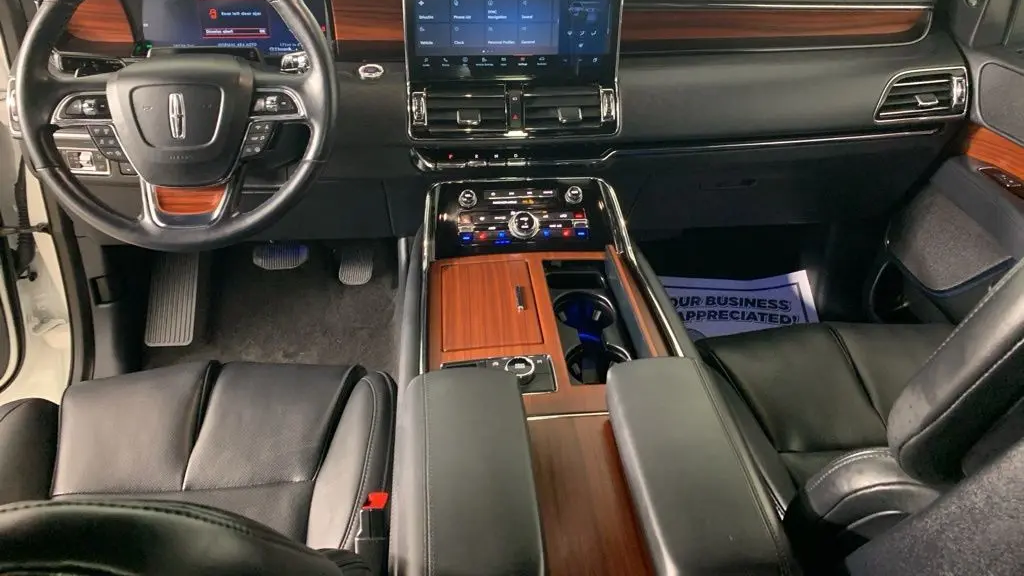 2024 Lincoln Navigator Premiere