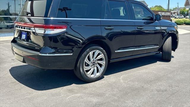 2024 Lincoln Navigator Premiere