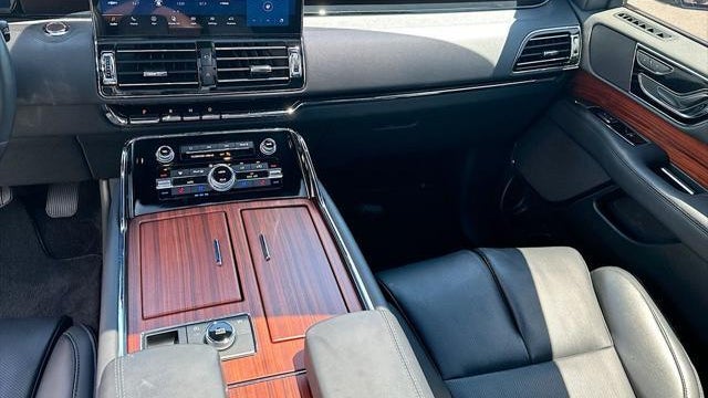 2024 Lincoln Navigator Premiere