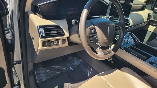 2024 Lincoln Navigator Premiere