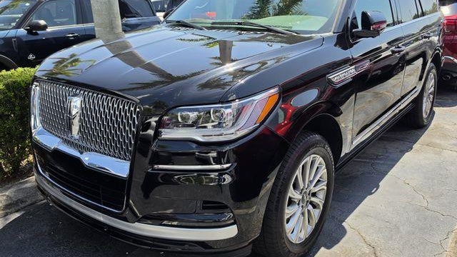 2024 Lincoln Navigator Premiere