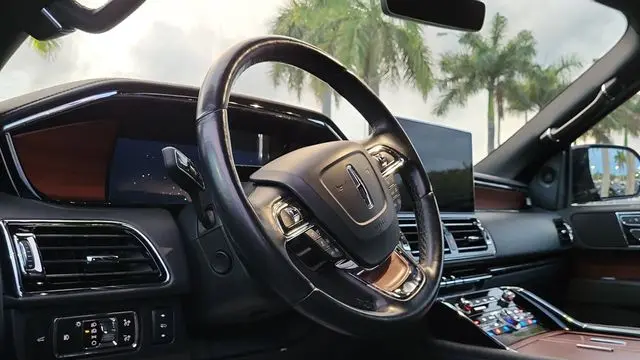 2024 Lincoln Navigator Premiere