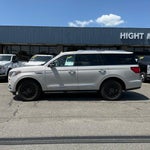 2019 Navigator Thumbnail 6