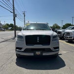 2019 Navigator Thumbnail 8